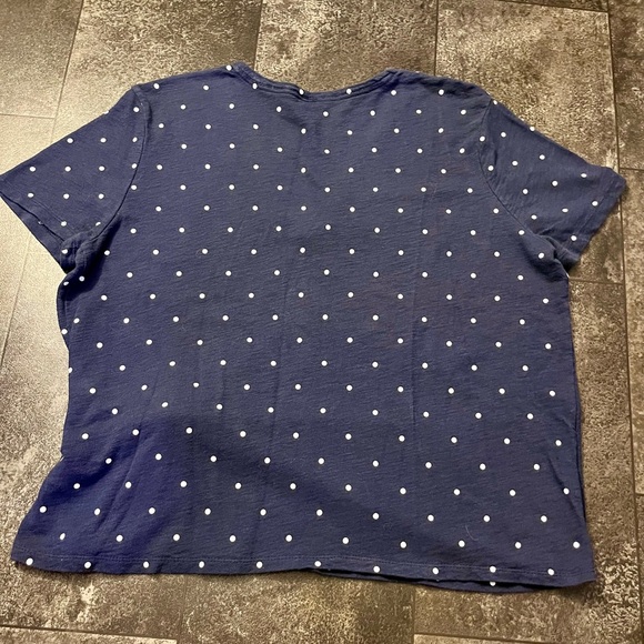 Old Navy Navy Blue with White Polka Dot Short Sleeve Knot Top - Picture 2 of 4